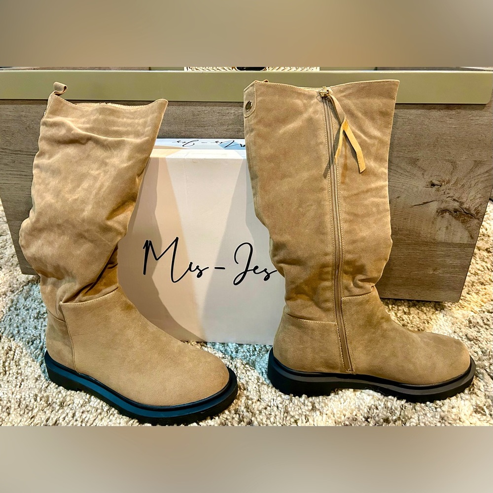 Mis-Jes Zio Boots in Tan Suede